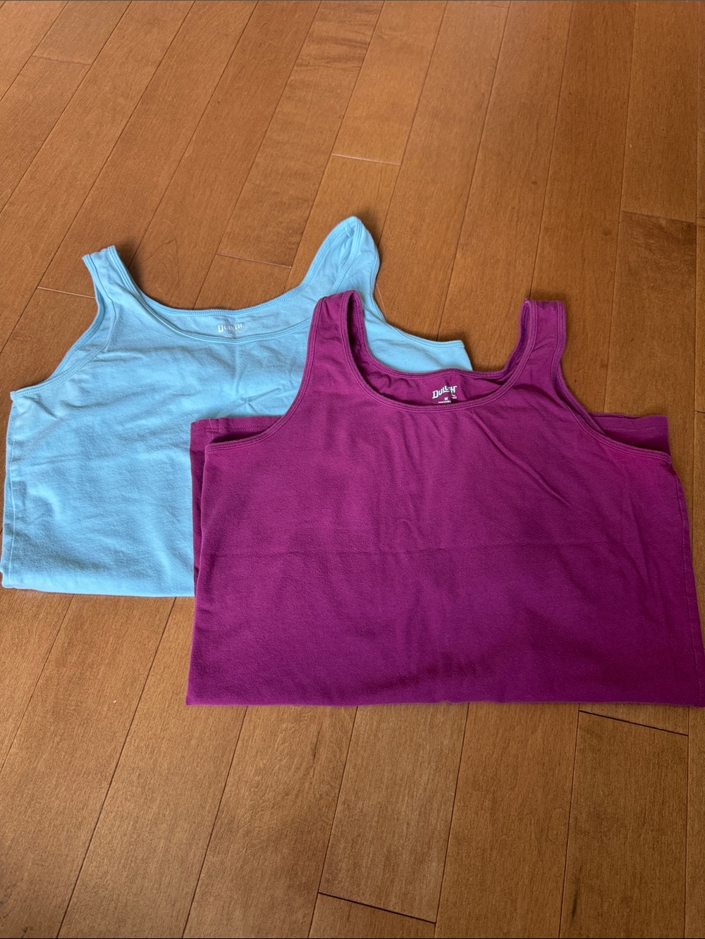 2 Duluth Tank Tops in Medium